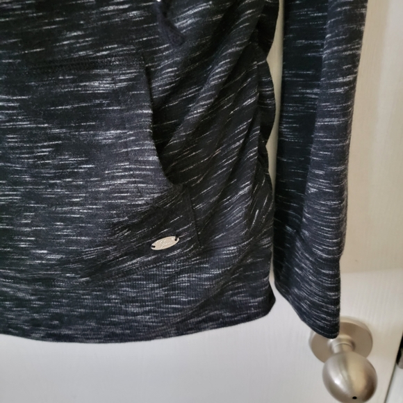 Guess Amera off the shoulder Sweater - Picture 7 of 12